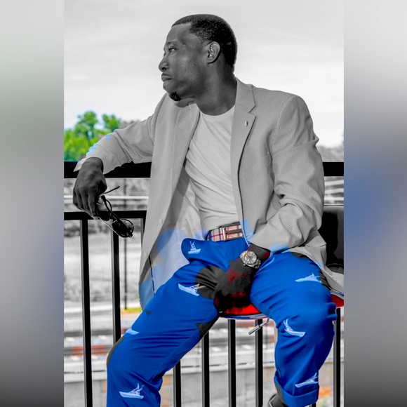 Meet your Posher, Brian. New to the world of Poshmark but so far so good! 👍🏾 - Picture 8 of 11